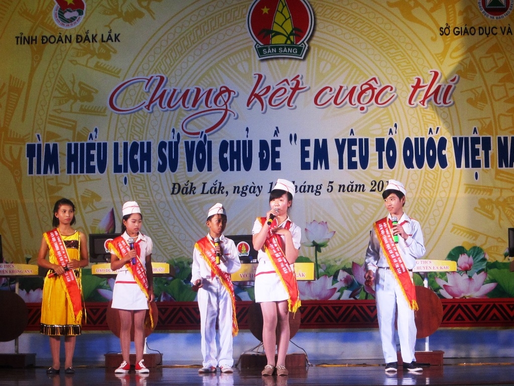  Chung kết Hội thi tìm hiểu lịch sử với chủ đề "Em yêu tổ quốc Việt Nam" tỉnh Dak Lak năm 2013:  Trường THCS Buôn Trấp (huyện Krông Ana) đoạt giải Nhất